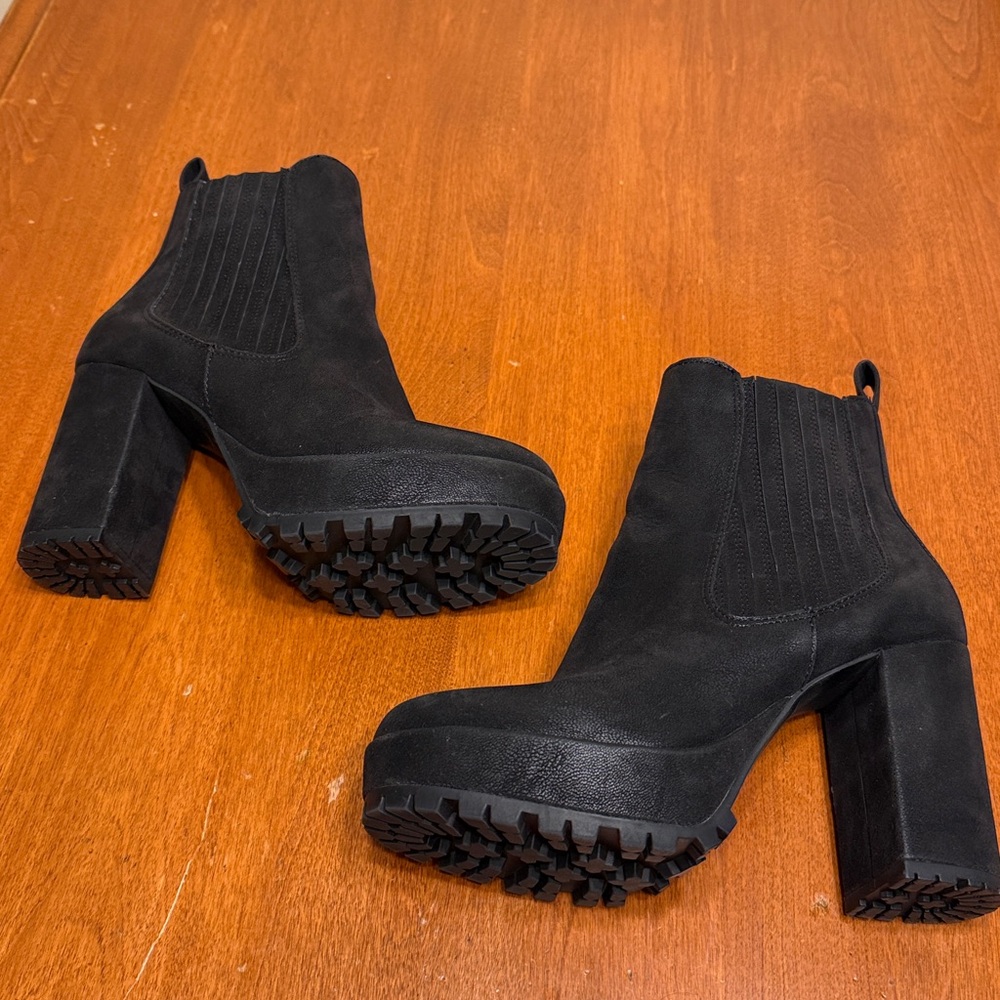 Perfect for Fall Black Platform Booties in Size 6.5